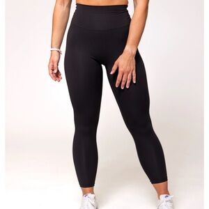 ✨ Ptula Casey Leggings 23”